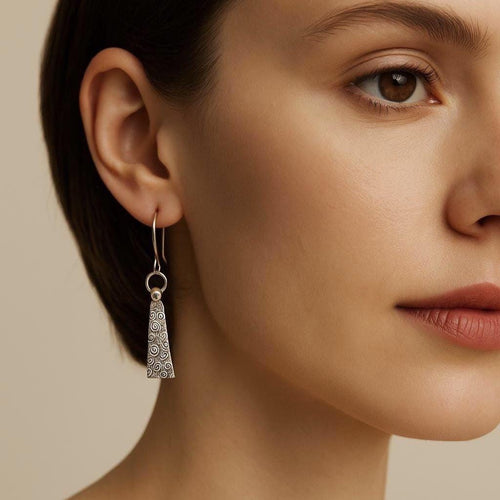 Handcrafted in Peru, 950 Fine Silver, Spiral Drop Earrings (3.3 g, 5.0 cm)