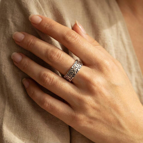 Handcrafted in Peru: 950 Fine Sterling Silver Tri Band Ring, Geometric pattern, Oxidized Design
