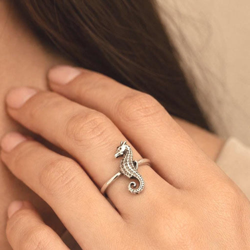 Handcrafted in Peru, 950 Fine Sterling Silver Seahorse Ring: Peruvian Jewelry